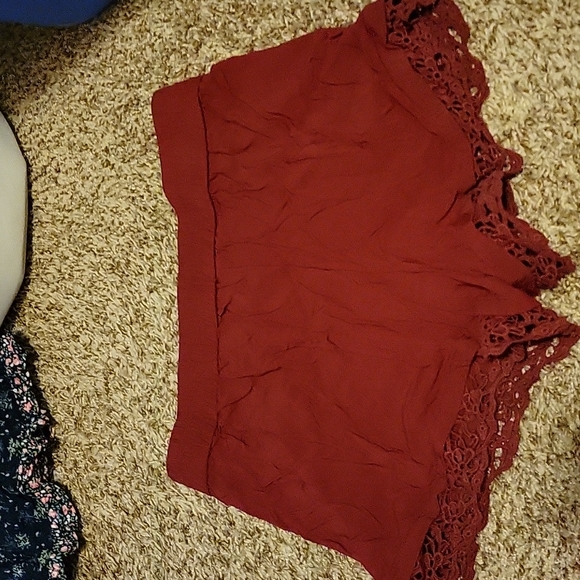 Express Shorts - Picture 3 of 3